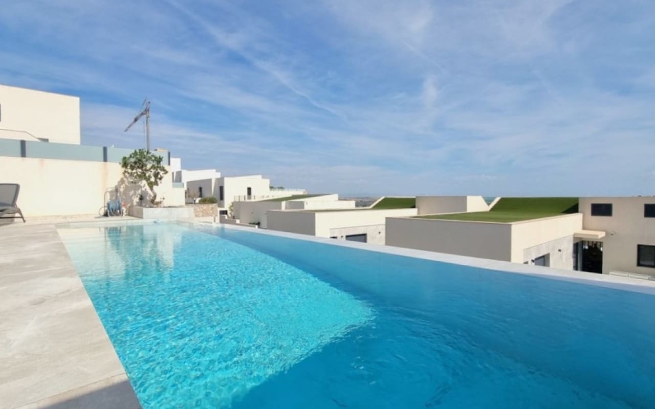 4 soveværelse Villa til salg i Rojales med swimmingpool - € 660.000 (Ref: 9902210)