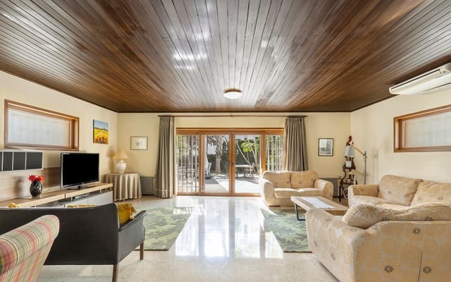 5 slaapkamer Villa te koop in Las Filipinas - € 599.900 (Ref: 9902211)