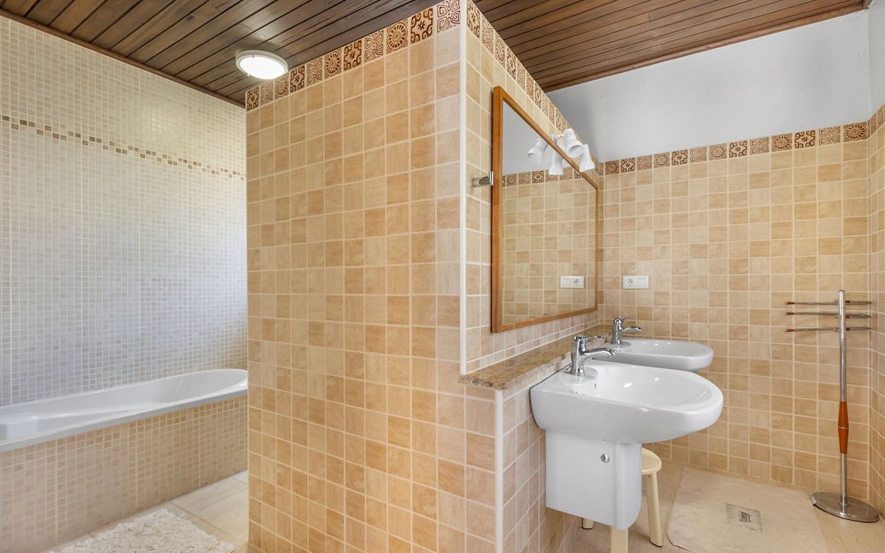 5 slaapkamer Villa te koop in Filipinas - € 599.900 (Ref: 9902211)
