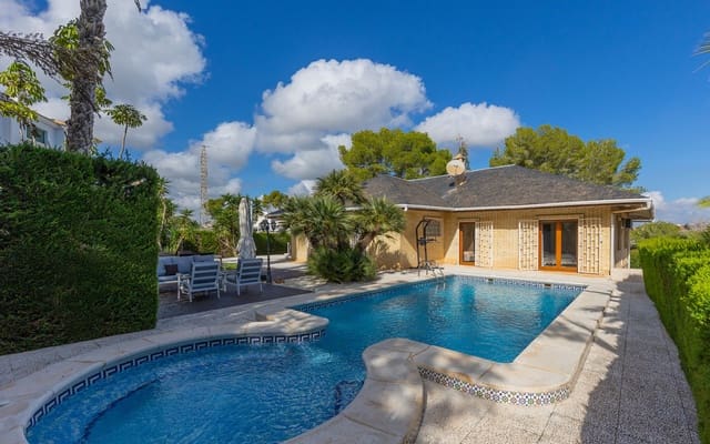 5 slaapkamer Villa te koop in Las Filipinas - € 599.900 (Ref: 9902211)