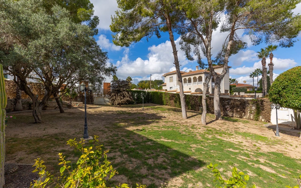 5 slaapkamer Villa te koop in Filipinas - € 599.900 (Ref: 9902211)