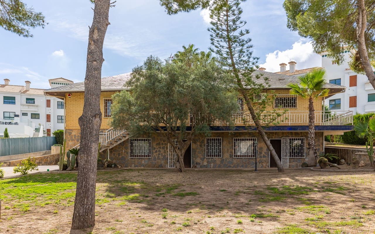 5 slaapkamer Villa te koop in Filipinas - € 599.900 (Ref: 9902211)