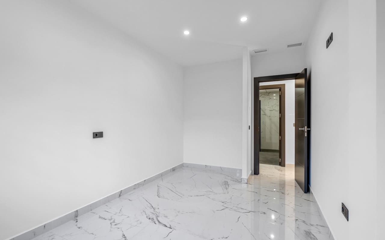 4 soverom Villa til salgs i Campoamor med svømmebasseng - € 985 000 (Ref: 9902213)