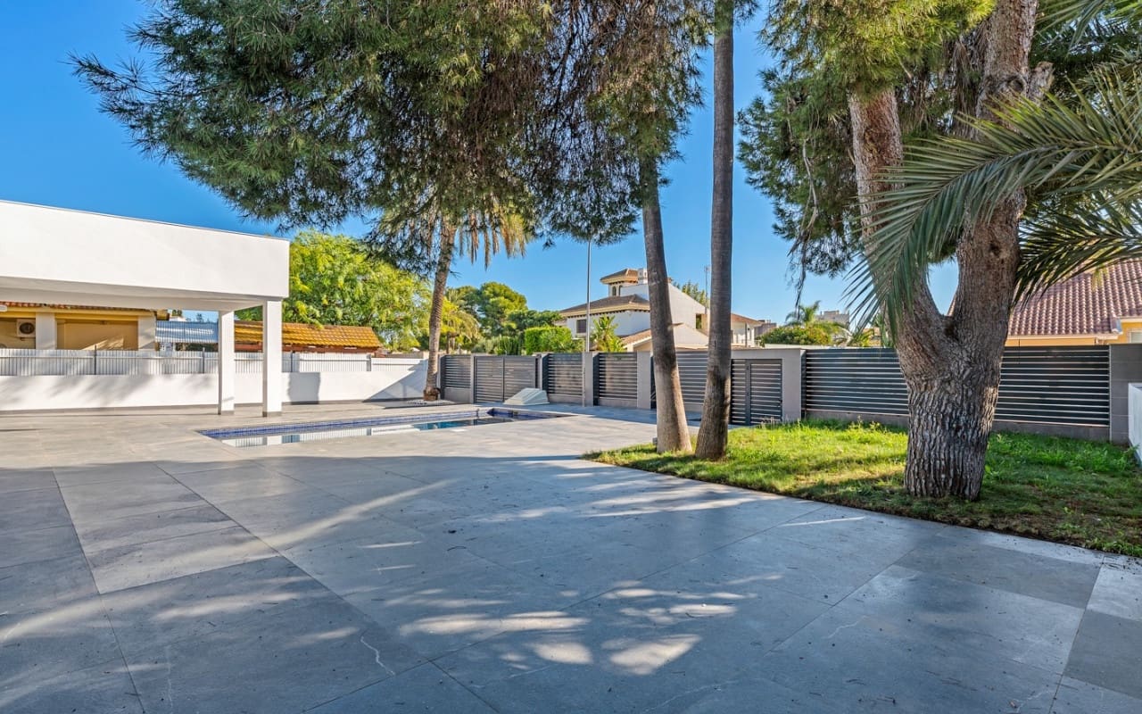 4 soverom Villa til salgs i Campoamor med svømmebasseng - € 985 000 (Ref: 9902213)