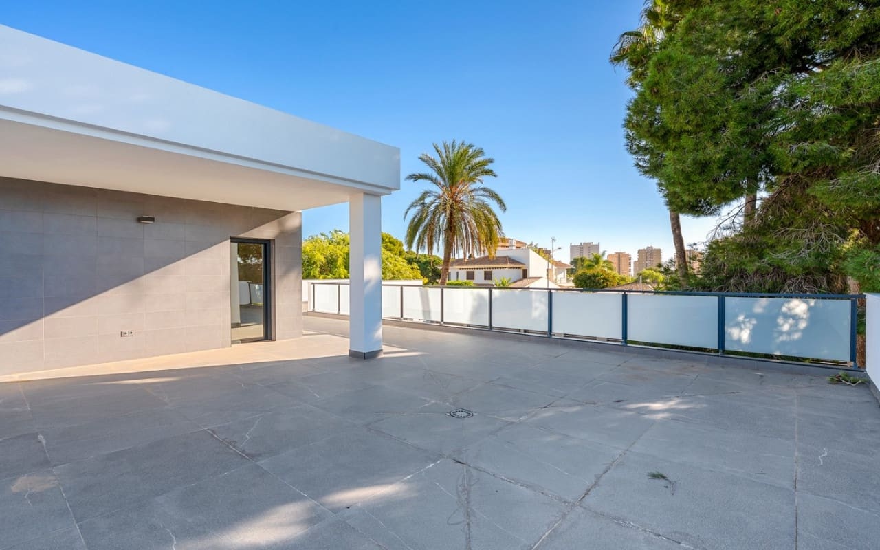 4 soverom Villa til salgs i Campoamor med svømmebasseng - € 985 000 (Ref: 9902213)