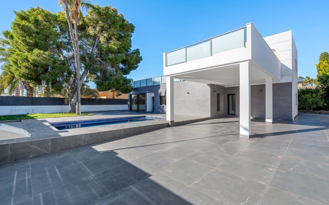 4 soverom Villa til salgs i Campoamor med svømmebasseng - € 985 000 (Ref: 9902213)