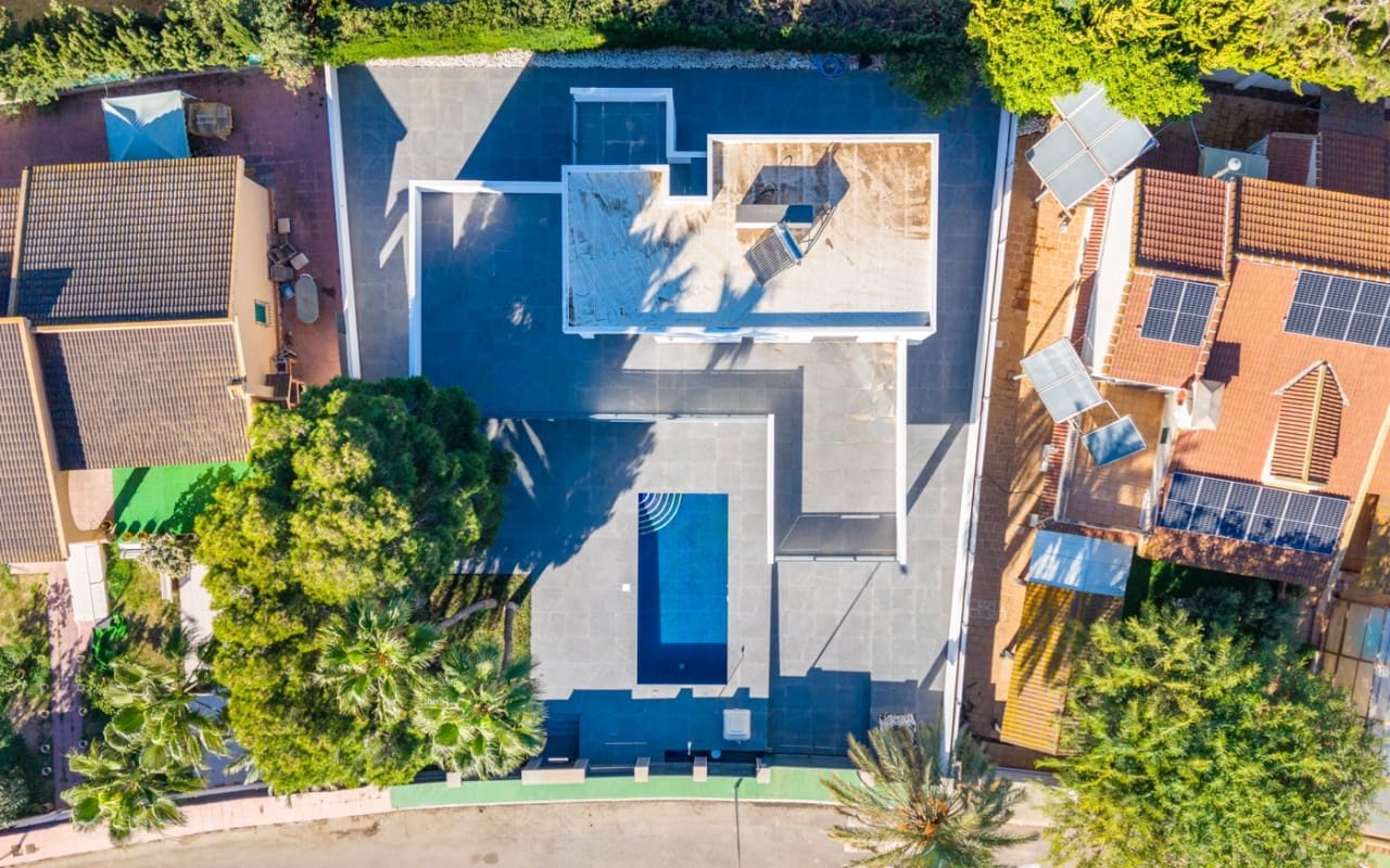 4 soverom Villa til salgs i Campoamor med svømmebasseng - € 985 000 (Ref: 9902213)