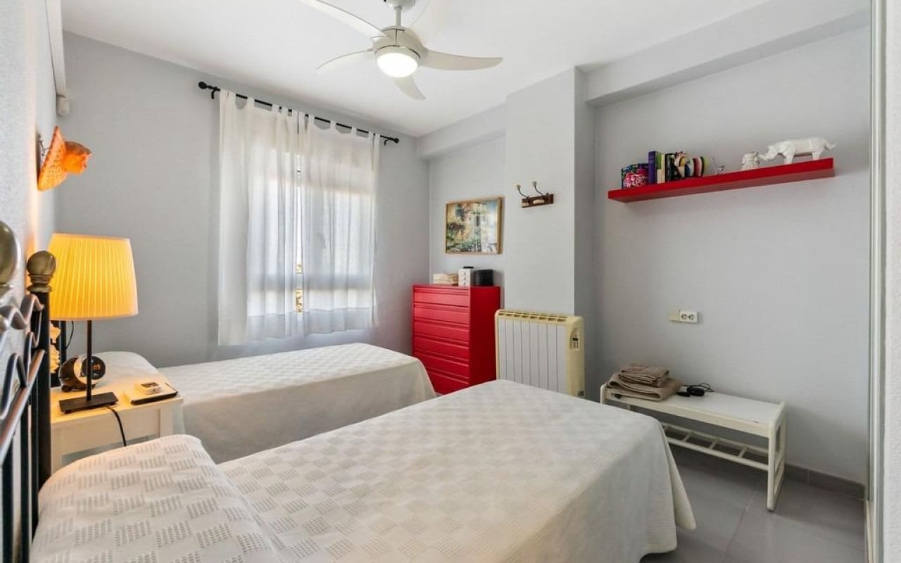 3 slaapkamer Appartement te koop in Dehesa de Campoamor met zwembad - € 215.000 (Ref: 9902215)