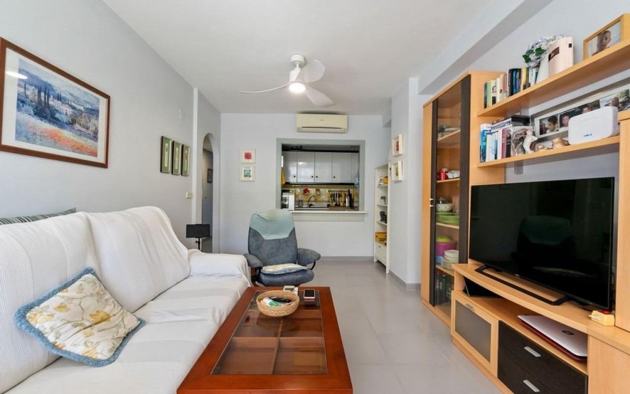 3 slaapkamer Appartement te koop in Dehesa de Campoamor met zwembad - € 215.000 (Ref: 9902215)