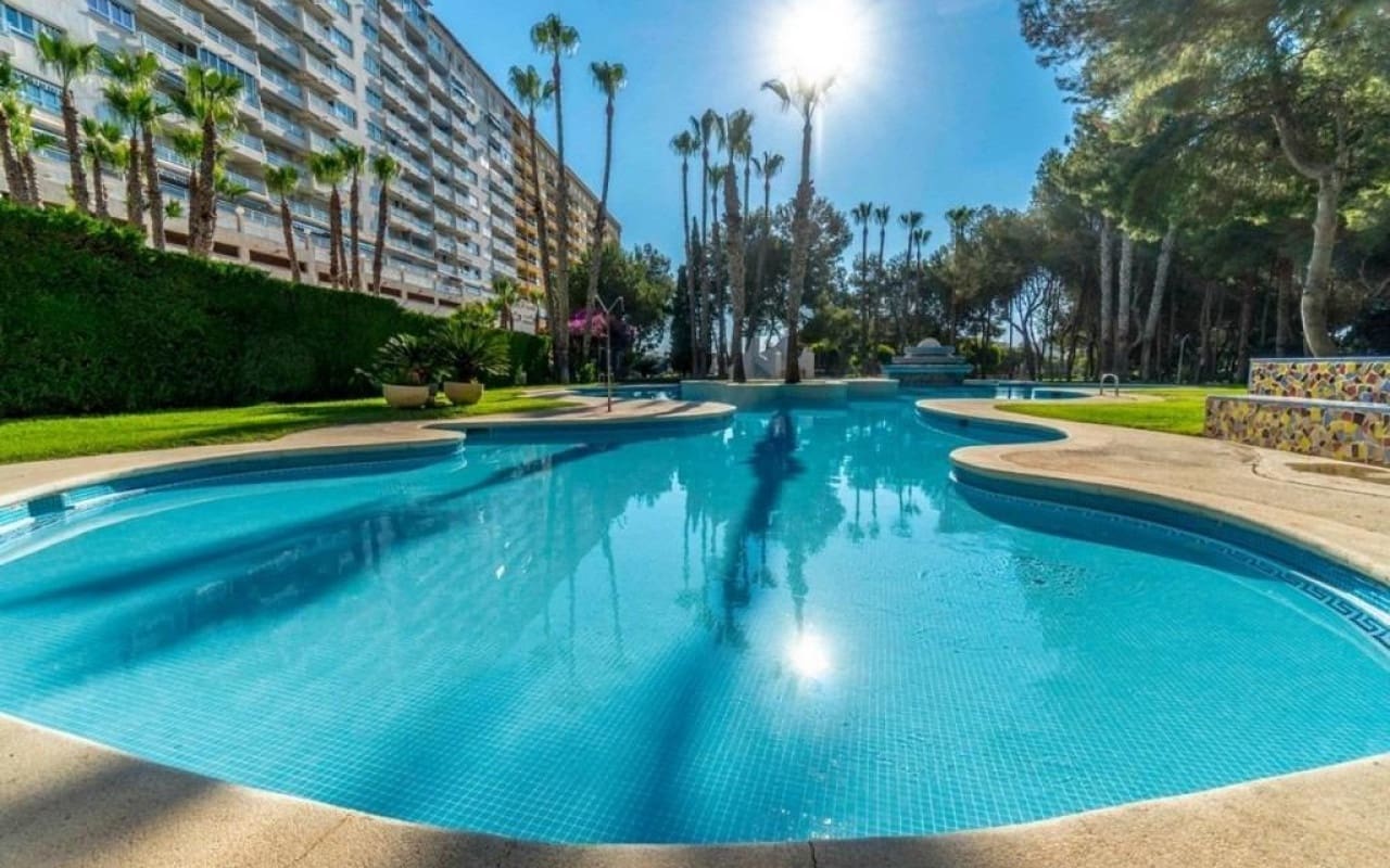 3 slaapkamer Appartement te koop in Dehesa de Campoamor met zwembad - € 215.000 (Ref: 9902215)