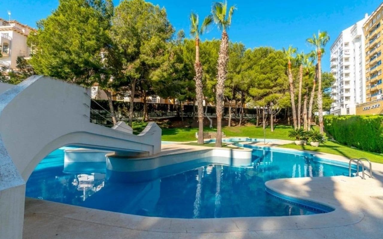 3 slaapkamer Appartement te koop in Dehesa de Campoamor met zwembad - € 215.000 (Ref: 9902215)