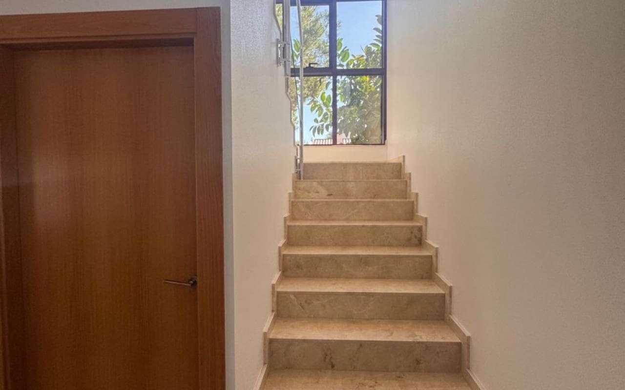 Chalet de 3 habitaciones en Dehesa de Campoamor en venta con piscina - 899.000 € (Ref: 9905062)