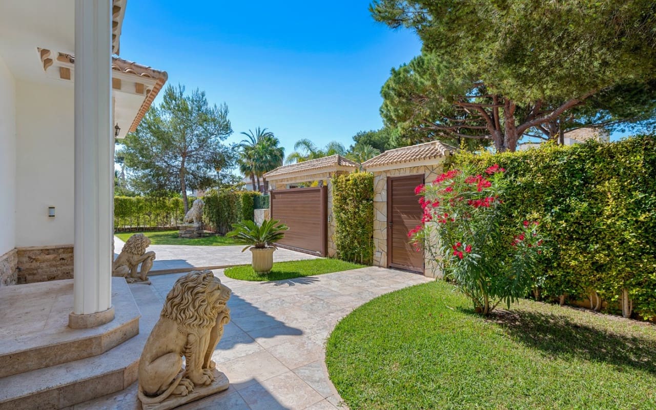 Chalet de 3 habitaciones en Dehesa de Campoamor en venta con piscina - 899.000 € (Ref: 9905062)