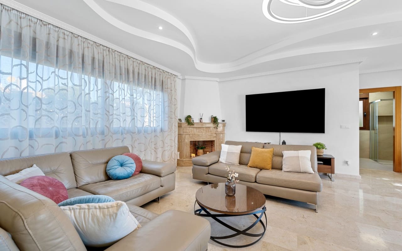 Chalet de 3 habitaciones en Dehesa de Campoamor en venta con piscina - 899.000 € (Ref: 9905062)