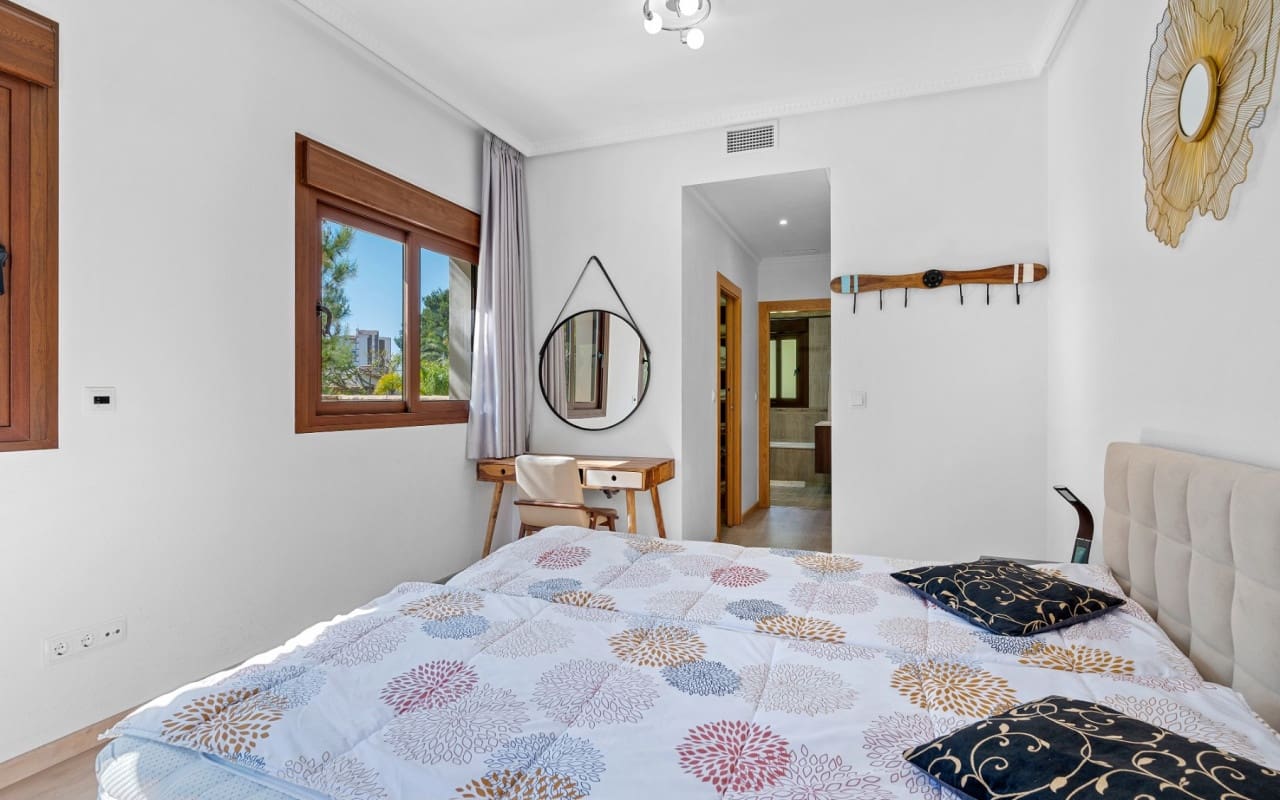 Chalet de 3 habitaciones en Dehesa de Campoamor en venta con piscina - 899.000 € (Ref: 9905062)