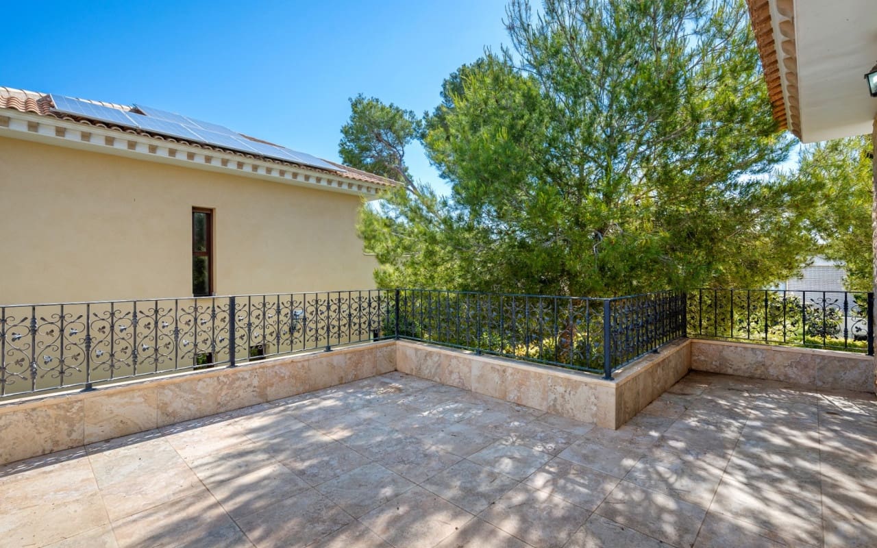 Chalet de 3 habitaciones en Dehesa de Campoamor en venta con piscina - 899.000 € (Ref: 9905062)