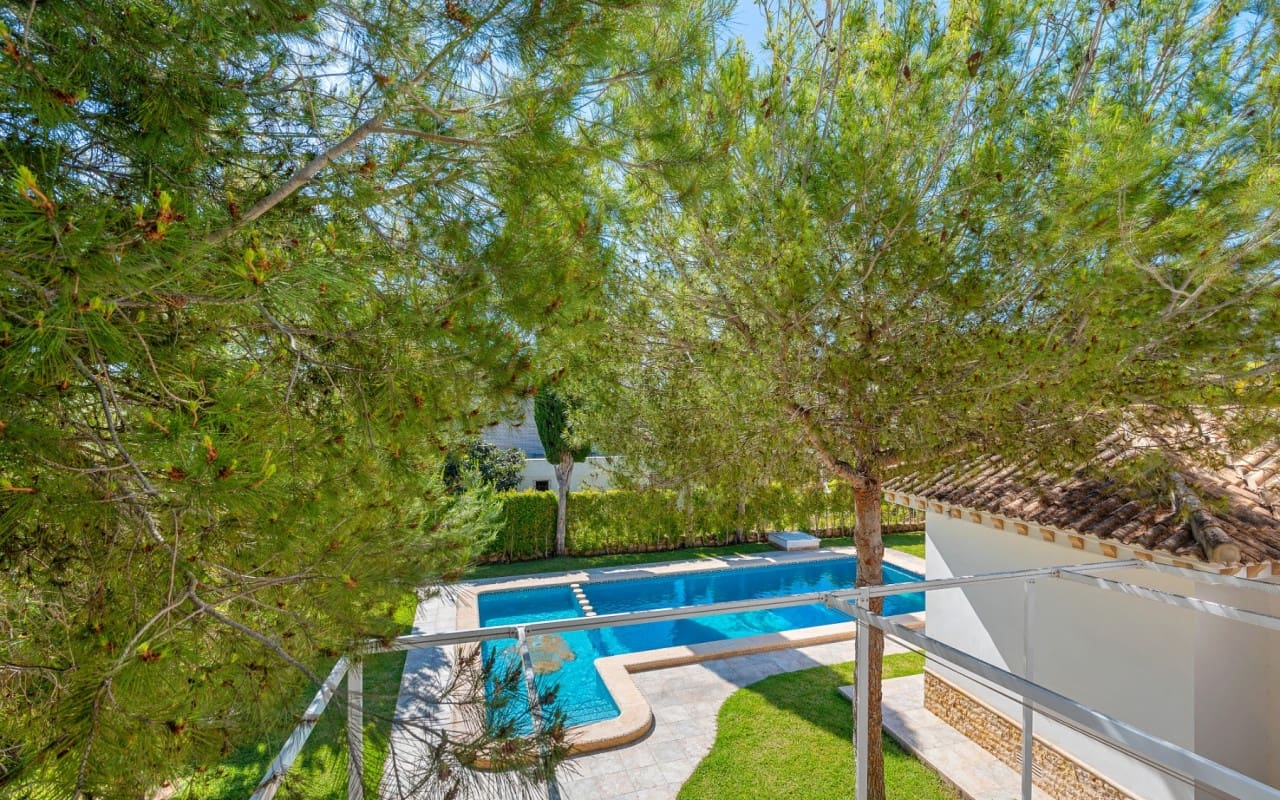 Chalet de 3 habitaciones en Dehesa de Campoamor en venta con piscina - 899.000 € (Ref: 9905062)
