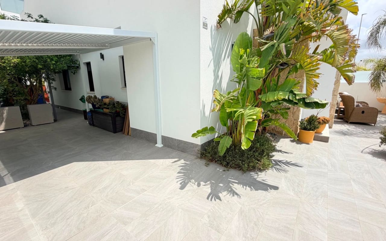 3 makuuhuone Huvila myytävänä paikassa Los Montesinos mukana uima-altaan - 425 000 € (Ref: 9905064)