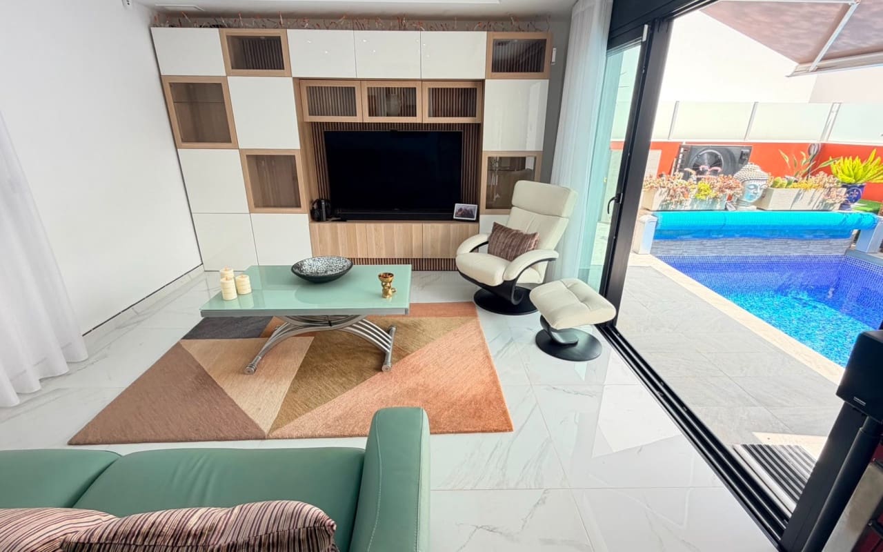3 makuuhuone Huvila myytävänä paikassa Los Montesinos mukana uima-altaan - 425 000 € (Ref: 9905064)