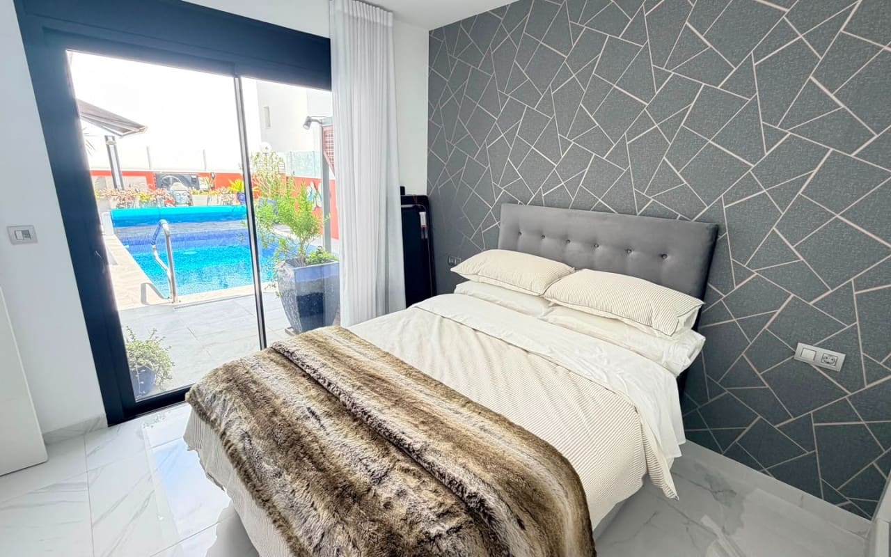 3 makuuhuone Huvila myytävänä paikassa Los Montesinos mukana uima-altaan - 425 000 € (Ref: 9905064)