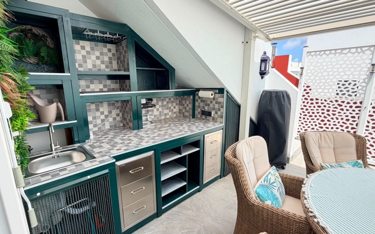 3 makuuhuone Huvila myytävänä paikassa Los Montesinos mukana uima-altaan - 425 000 € (Ref: 9905064)