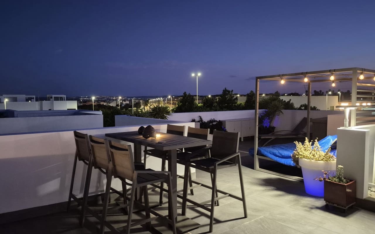 3 makuuhuone Huvila myytävänä paikassa Los Montesinos mukana uima-altaan - 425 000 € (Ref: 9905064)