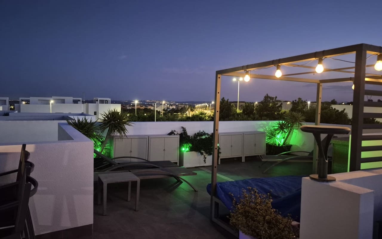 3 makuuhuone Huvila myytävänä paikassa Los Montesinos mukana uima-altaan - 425 000 € (Ref: 9905064)