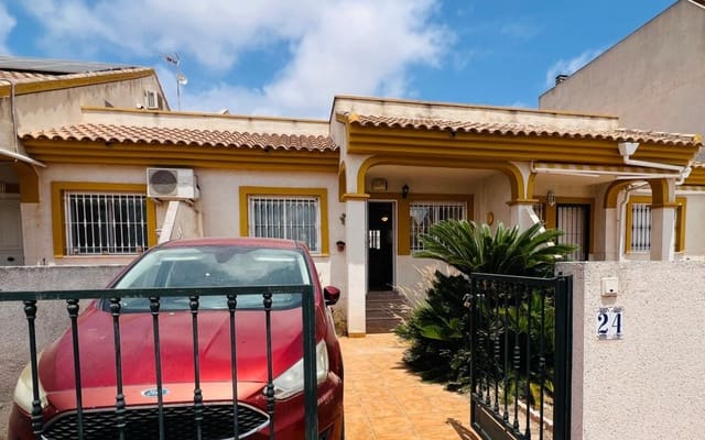2 bedroom Townhouse for sale in Daya Nueva with pool - € 140,000 (Ref: 9905065)