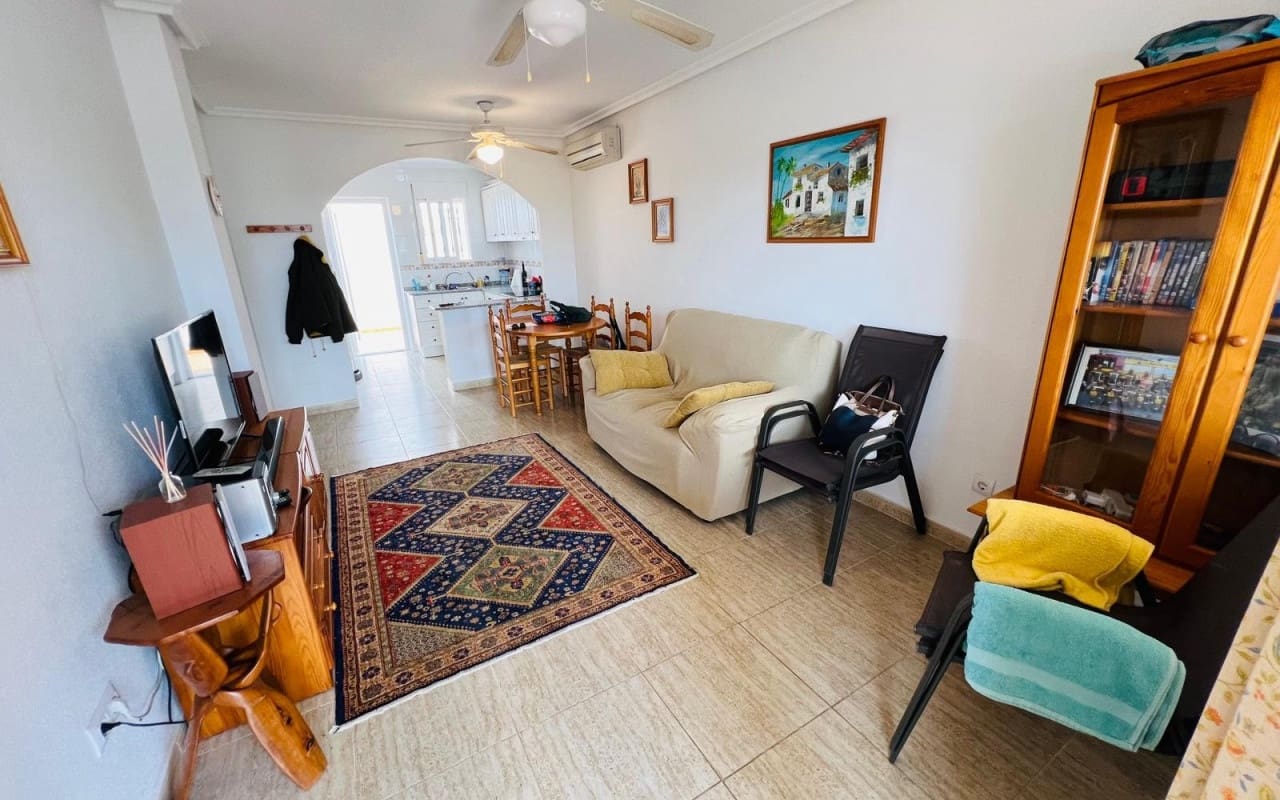 2 bedroom Townhouse for sale in Daya Nueva with pool - € 140,000 (Ref: 9905065)