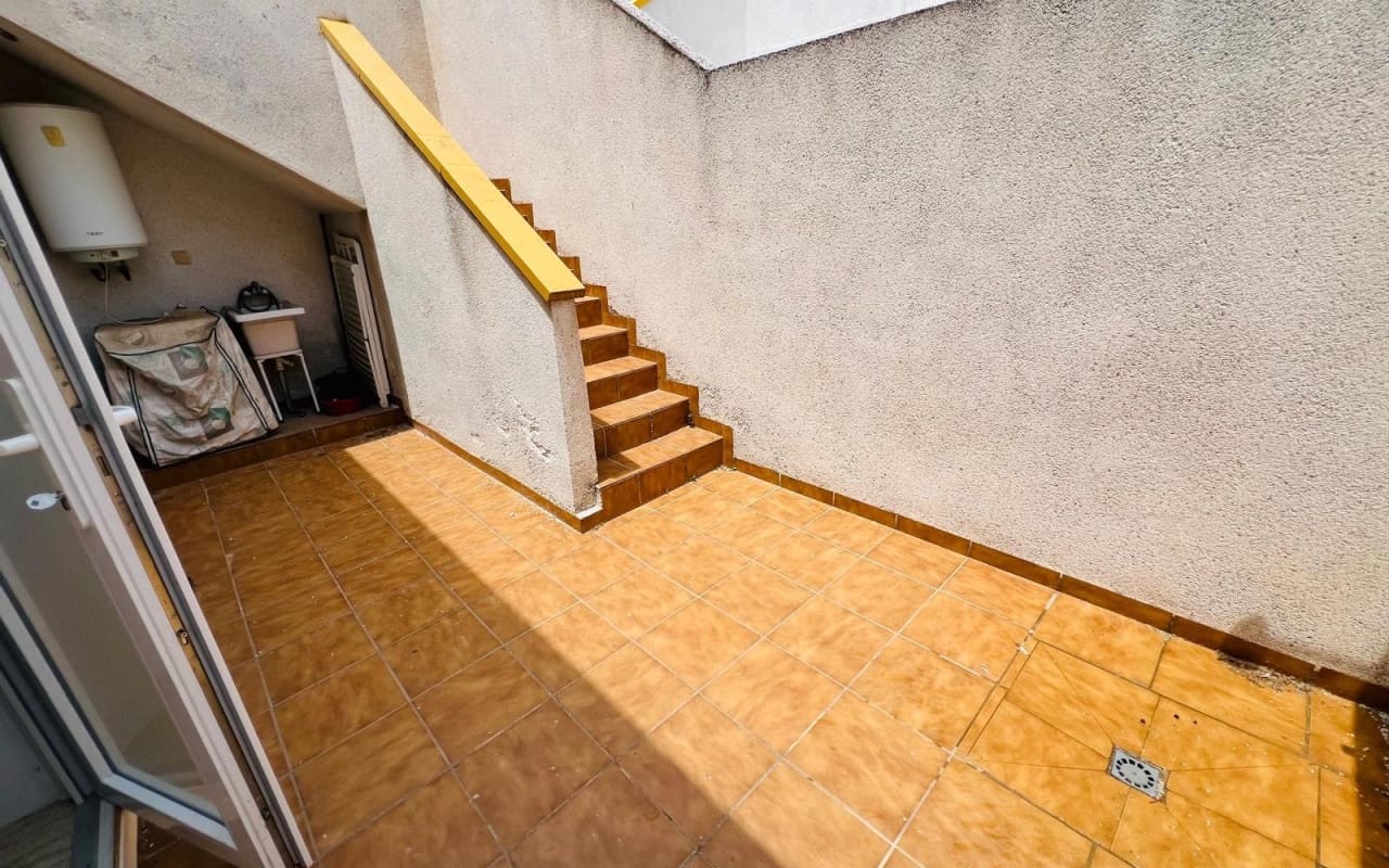 2 bedroom Townhouse for sale in Daya Nueva with pool - € 140,000 (Ref: 9905065)