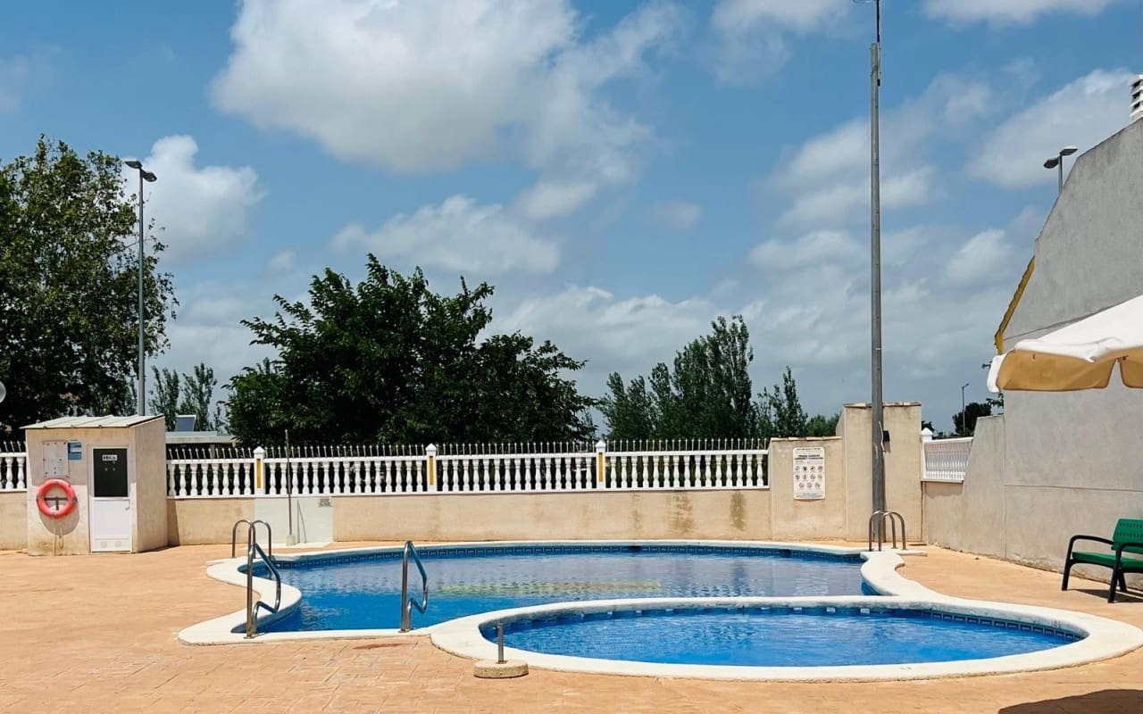 2 bedroom Townhouse for sale in Daya Nueva with pool - € 140,000 (Ref: 9905065)