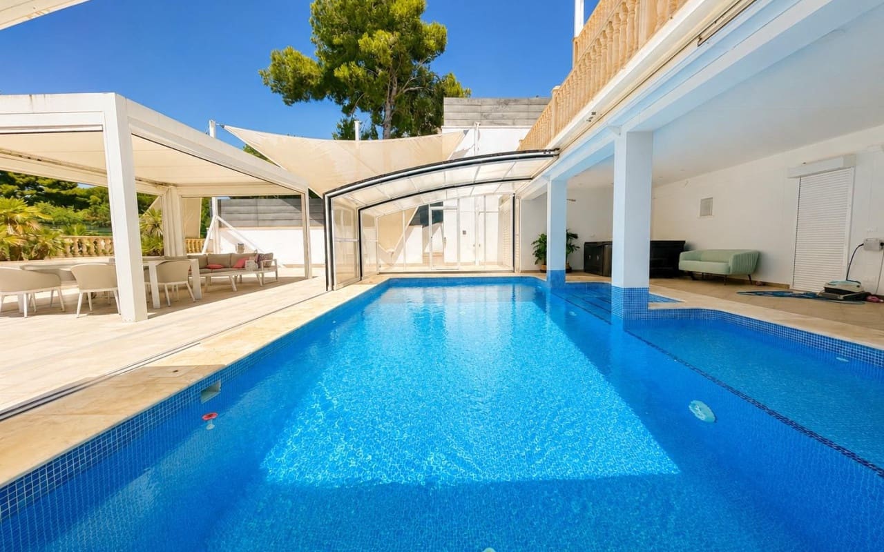Chalet de 4 habitaciones en Dehesa de Campoamor en venta con piscina - 1.225.000 € (Ref: 9905066)