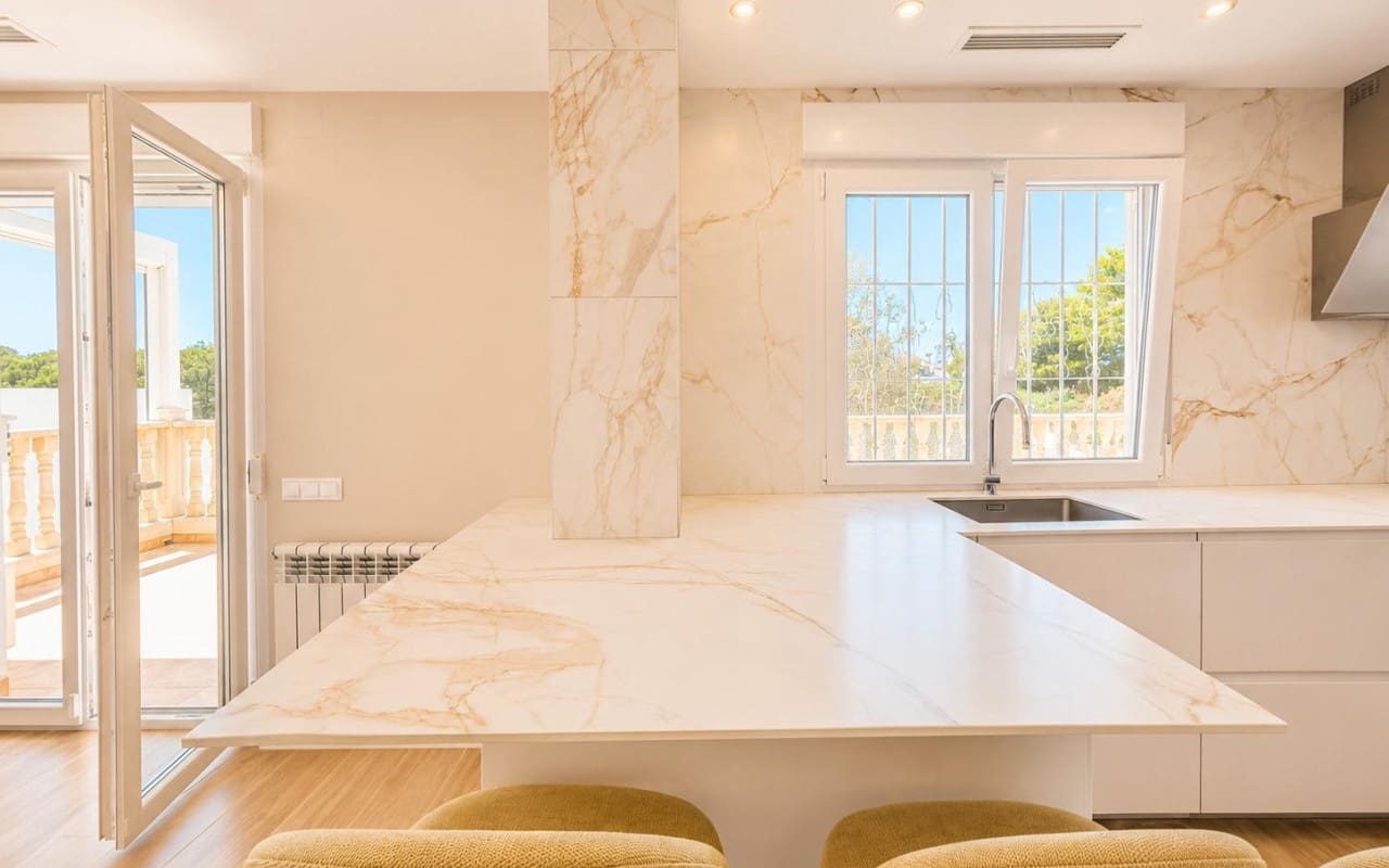 Chalet de 4 habitaciones en Dehesa de Campoamor en venta con piscina - 1.225.000 € (Ref: 9905066)