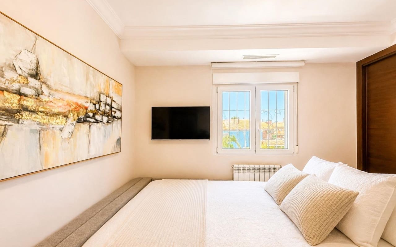 Chalet de 4 habitaciones en Dehesa de Campoamor en venta con piscina - 1.225.000 € (Ref: 9905066)