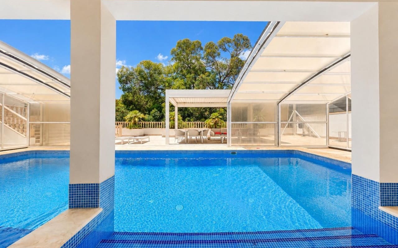 Chalet de 4 habitaciones en Dehesa de Campoamor en venta con piscina - 1.225.000 € (Ref: 9905066)