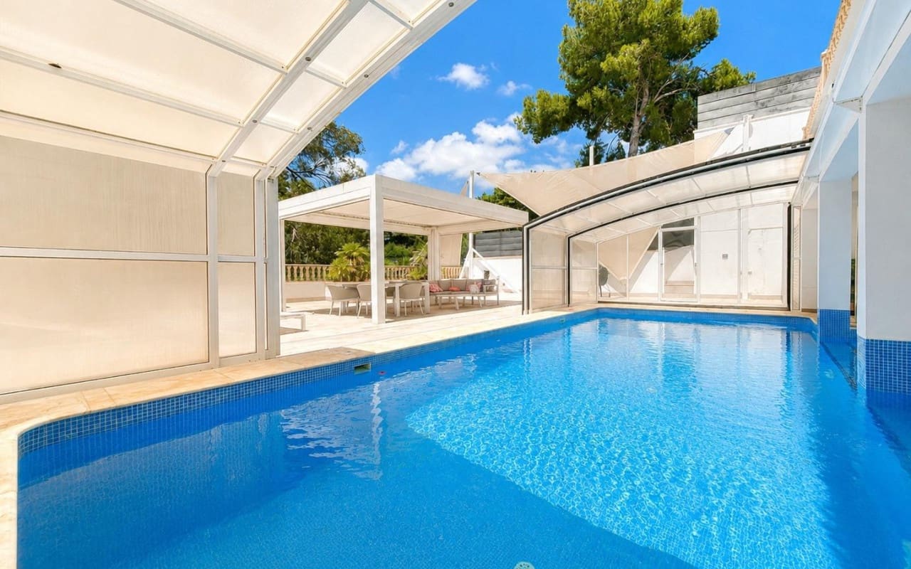 Chalet de 4 habitaciones en Dehesa de Campoamor en venta con piscina - 1.225.000 € (Ref: 9905066)