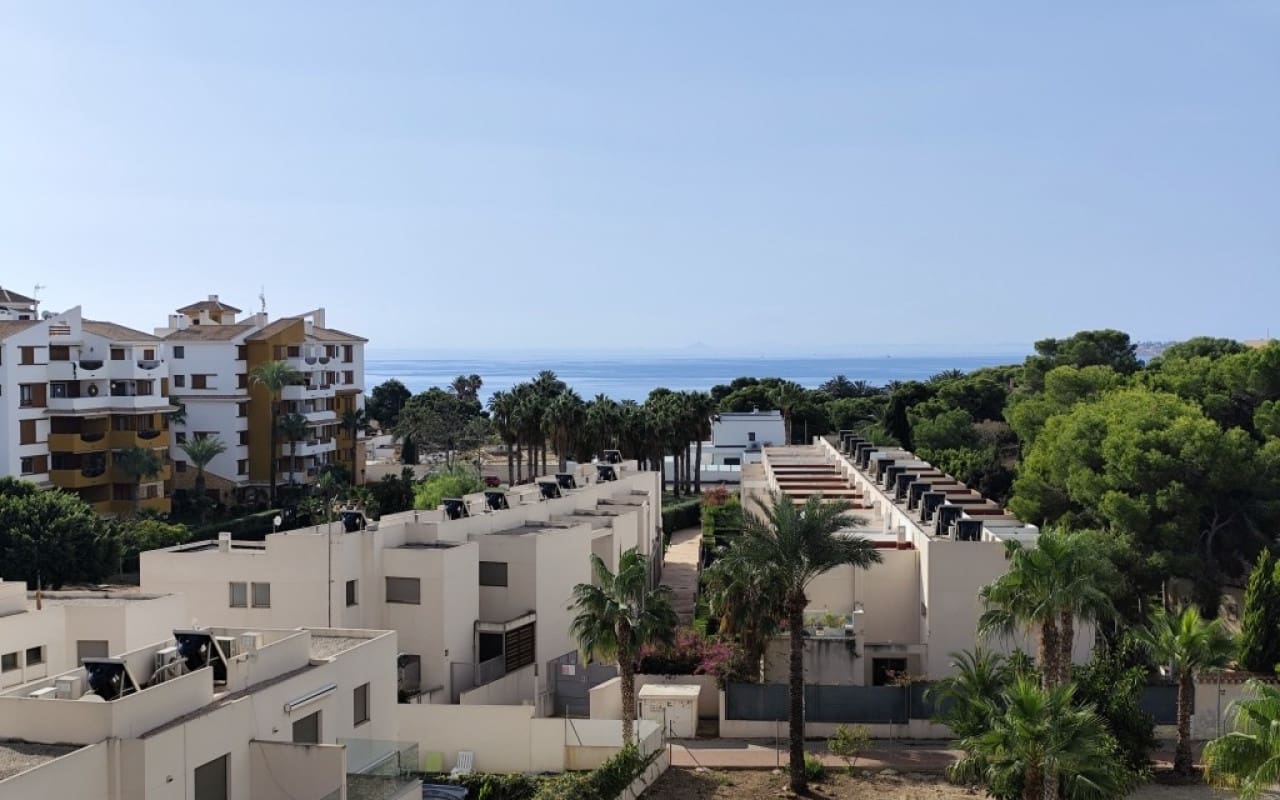 2 soveværelse Penthouse til salg i Punta Prima med swimmingpool - € 299.900 (Ref: 9905068)