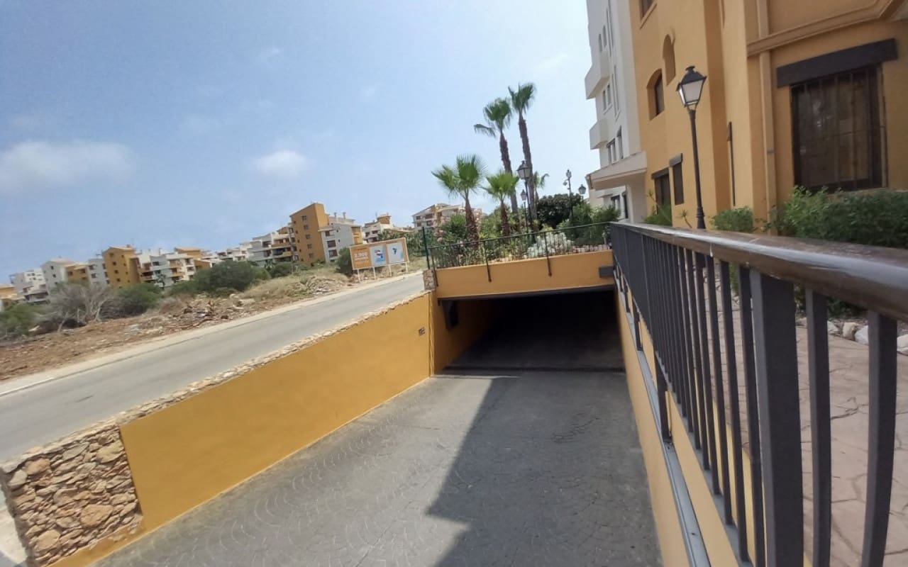 2 soveværelse Penthouse til salg i Punta Prima med swimmingpool - € 299.900 (Ref: 9905068)