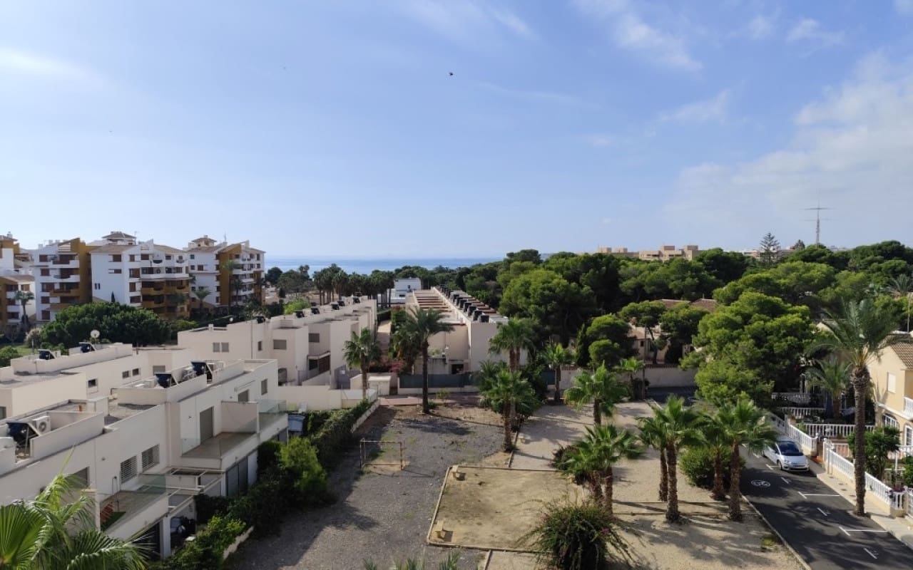 2 soveværelse Penthouse til salg i Punta Prima med swimmingpool - € 299.900 (Ref: 9905068)