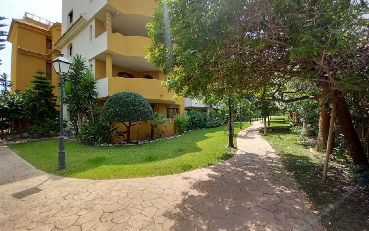 2 soveværelse Penthouse til salg i Punta Prima med swimmingpool - € 299.900 (Ref: 9905068)