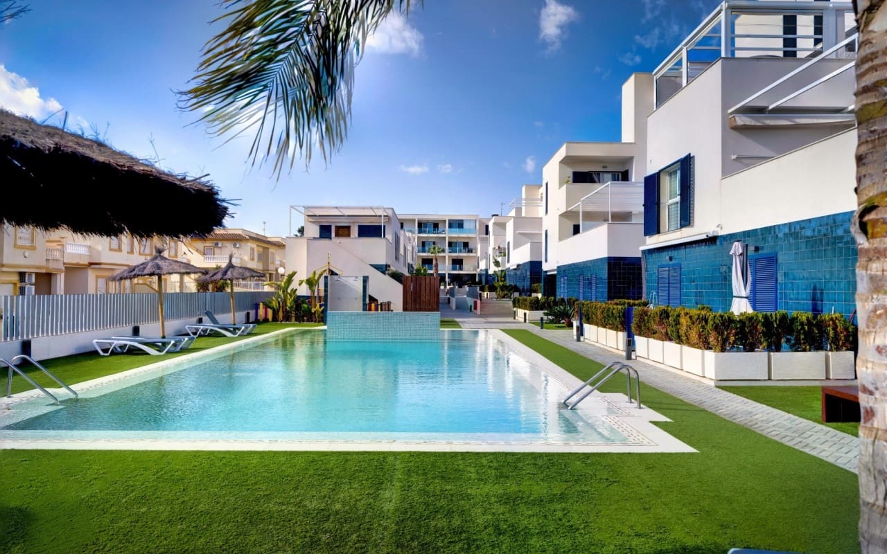 1 quarto Penthouse para venda em Playa Flamenca com piscina - 249 000 € (Ref: 9905074)