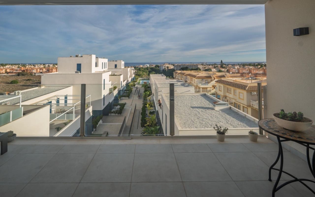 1 quarto Penthouse para venda em Playa Flamenca com piscina - 249 000 € (Ref: 9905074)