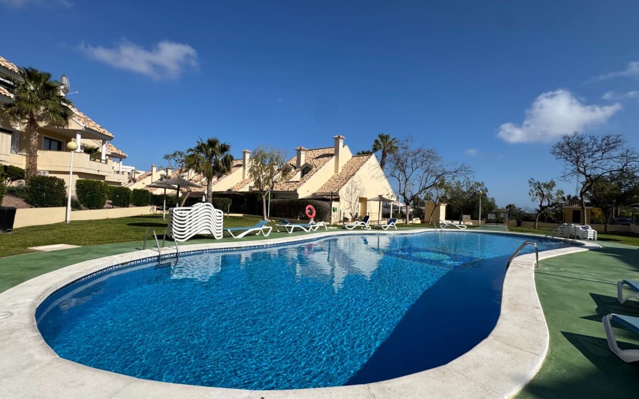 2 chambre Appartement à vendre à Campoamor avec piscine - 220 000 € (Ref: 9905076)