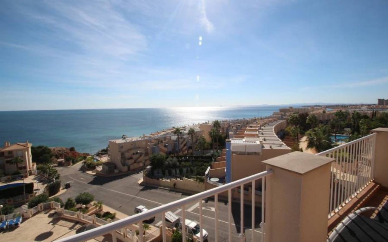 3 quarto Penthouse para venda em Campoamor com piscina - 499 000 € (Ref: 9913702)