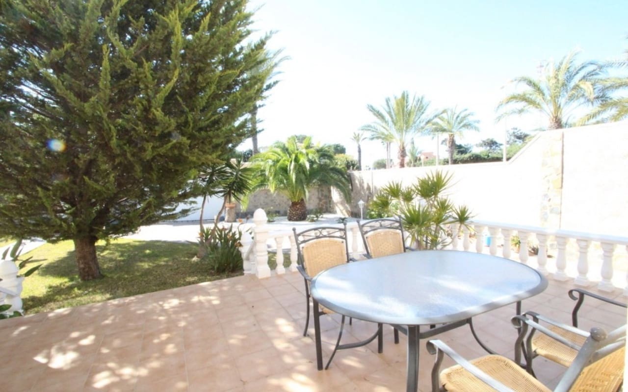 5 sovrum Villa till salu i Cabo Roig - 1 250 000 € (Ref: 9913703)