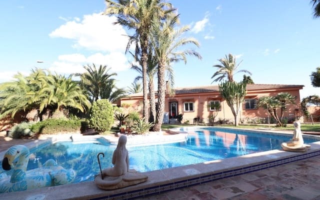 5 slaapkamer Villa te koop in El Chaparral, Torrevieja met zwembad - € 850.000 (Ref: 9913704)