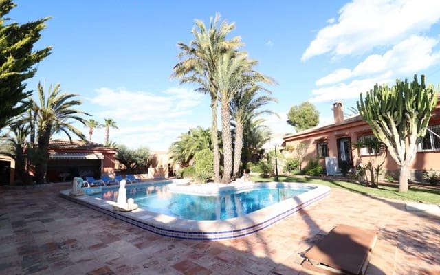 5 slaapkamer Villa te koop in El Chaparral, Torrevieja met zwembad - € 850.000 (Ref: 9913704)