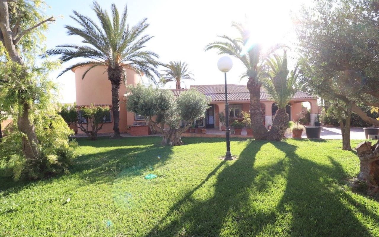 5 slaapkamer Villa te koop in El Chaparral met zwembad - € 850.000 (Ref: 9913704)
