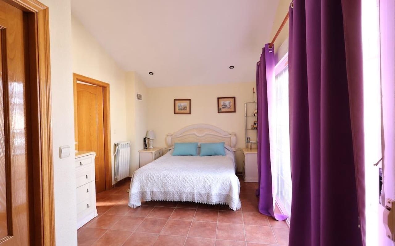 4 soveværelse Villa til salg i Playa Flamenca med swimmingpool - € 555.000 (Ref: 9913707)