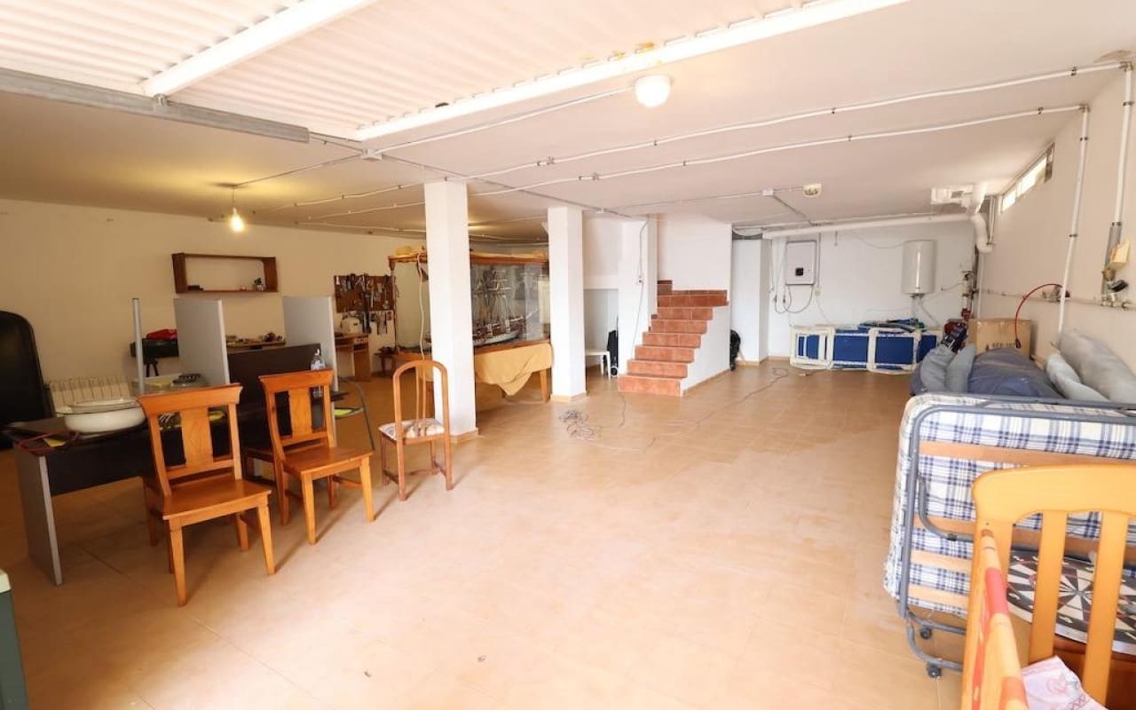 4 soveværelse Villa til salg i Playa Flamenca med swimmingpool - € 555.000 (Ref: 9913707)